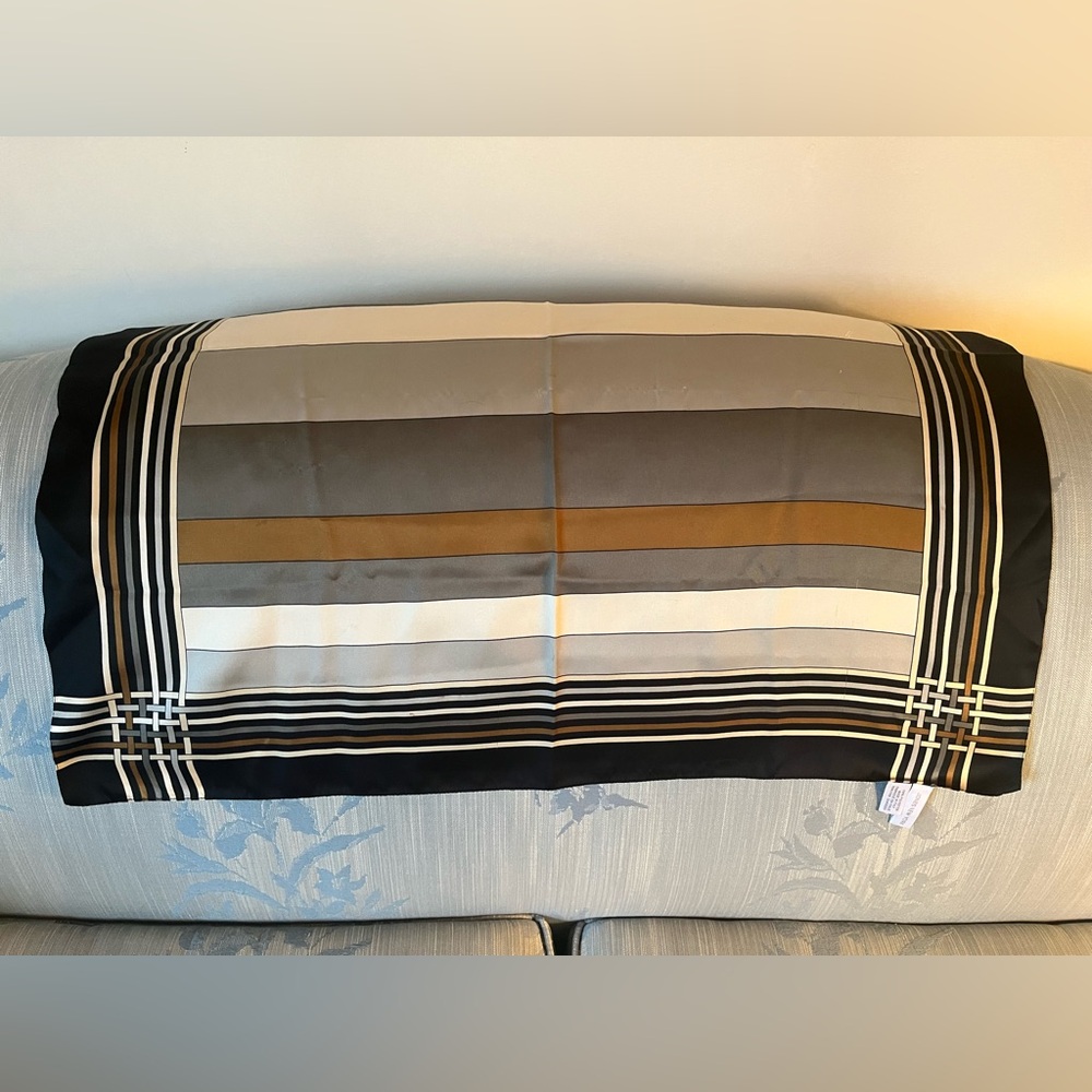 JONES NEW YORK Square Geometric Scarf